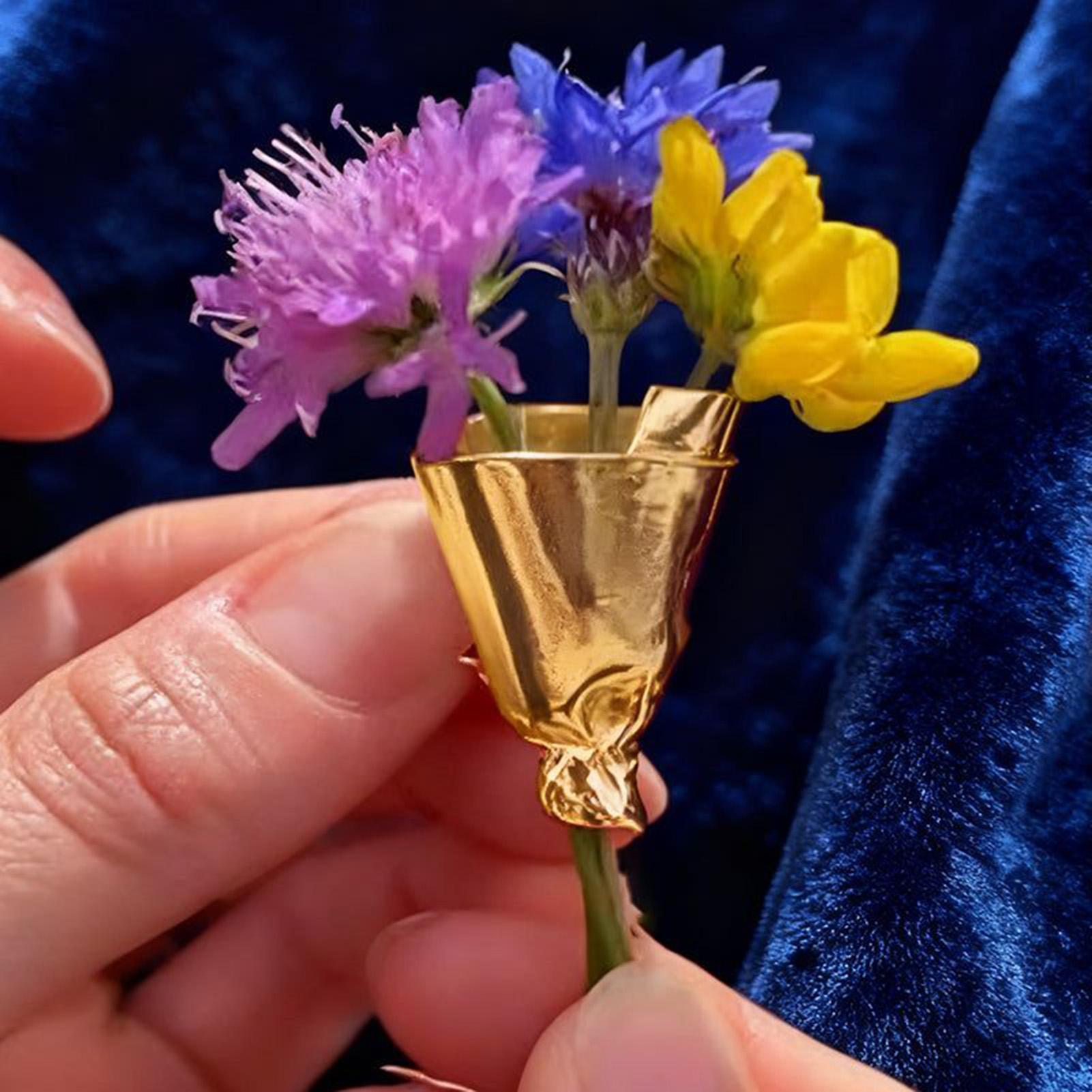 Alloy Wearable Flower Bouquet  - Travel Accessories India 评论和价格
